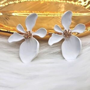 EYE CANDY tropical flower earrings
